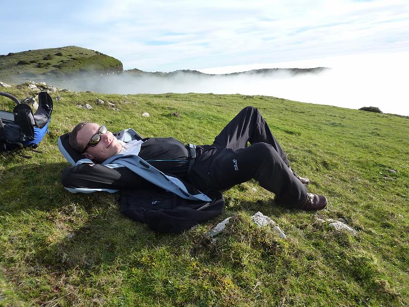 P1030079.JPG - Torsten glücklich über den Wolken in der Sonne.. Na gut vorher war er glücklicher, da Claudia in seinen Armen;-)