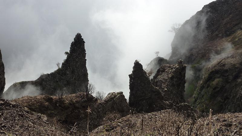 P1030158.JPG - Der Hexenkreis über den Wolken. Walle, walle manche Strecke...
