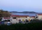 Blick aus unserem &#34;komfortablen&#34; Motel in Calvi. Dem Morgen graut es, wie uns. Auf zum Flughafen, jedoch erwartet uns zunächst noch eine Millimeterarbeit, um in 15 min doch tatsächlich auf dem überfüllten Parkplatz auszuparken. Auf Nimmer Wiedersehen ...